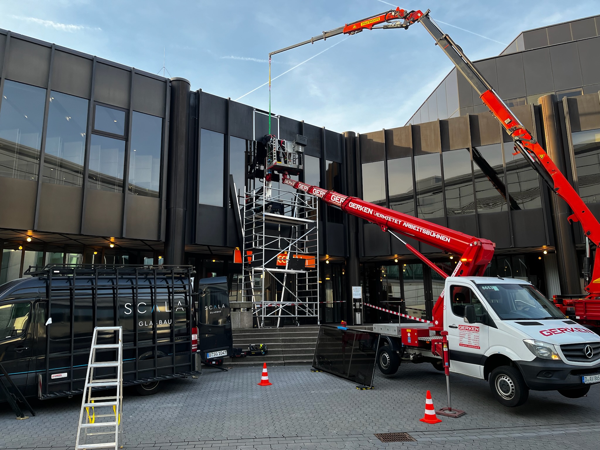 Sauganlage für Glasfassaden - Düsseldorf